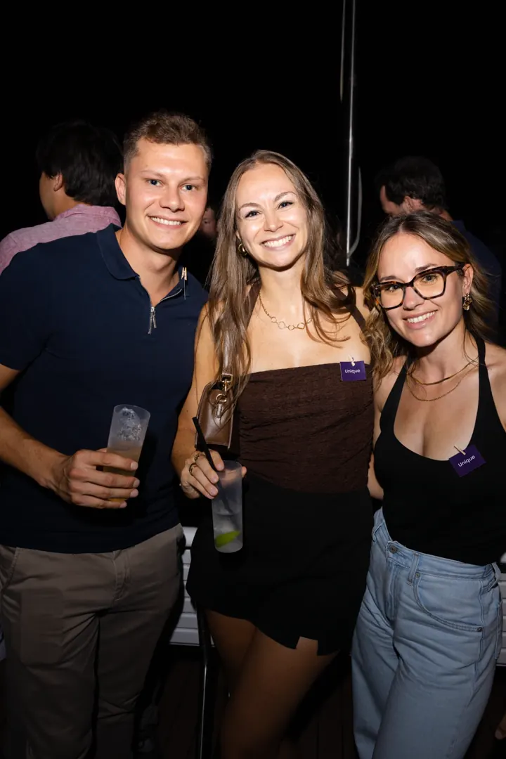 Drei Singles bei einem noii Event