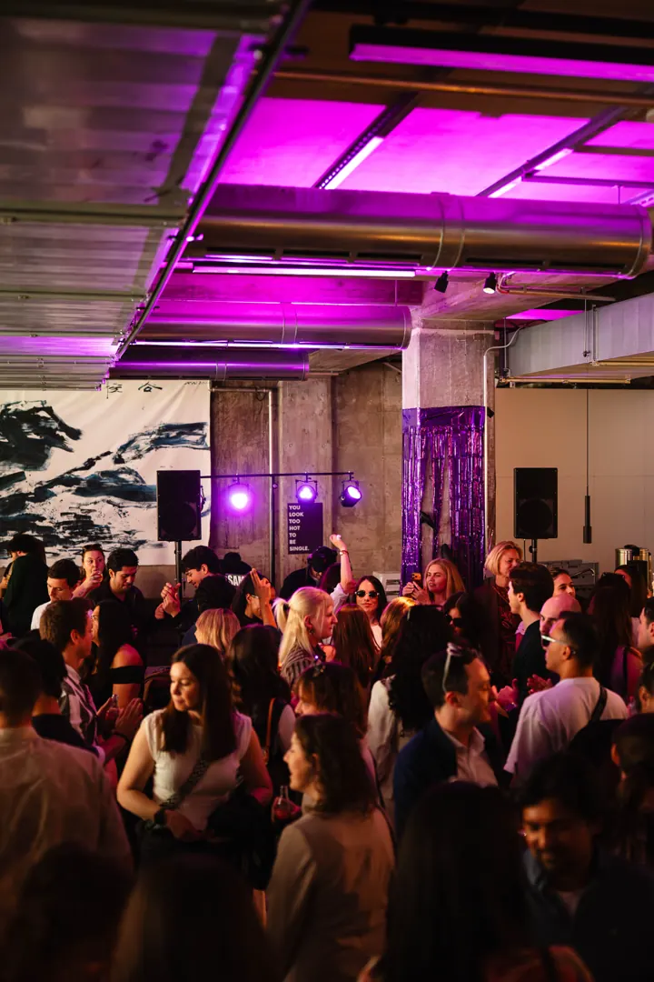 Volles noii Event mit vielen Gästen