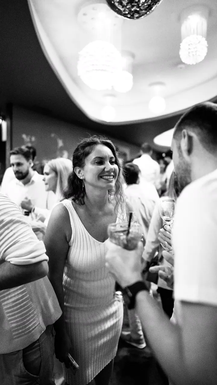 Singles im Gespräch bei einem noii Event